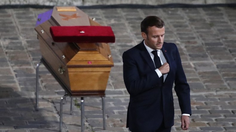 Critères d'asile, politique en Syrie : la France au pied du mur après l'attentat de Conflans ?