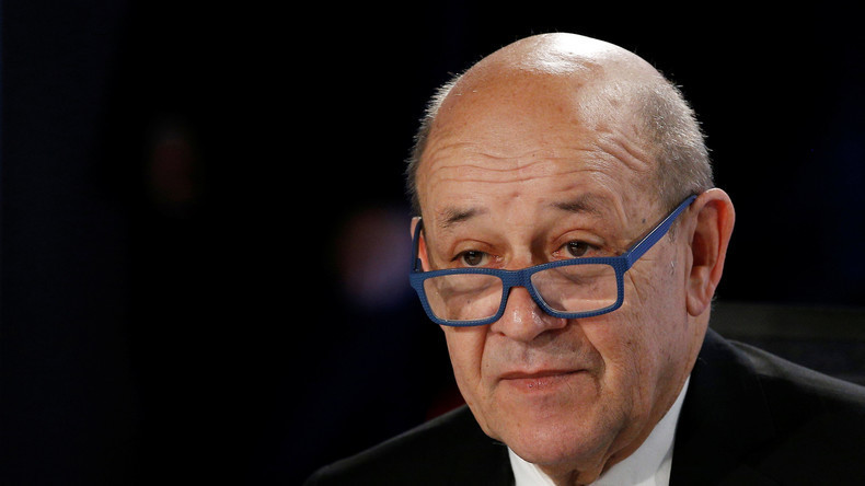 «La menace est partout» : Le Drian appelle les Français à l'étranger à faire preuve de prudence