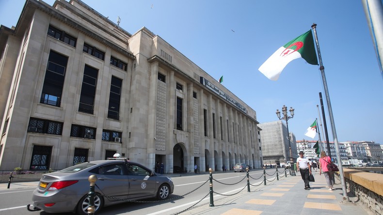 Référendum constitutionnel en Algérie : révolution ou diversion ?