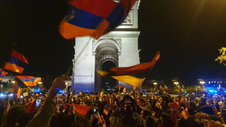 Conflit au Haut-Karabagh : des membres de la communauté arménienne manifestent à Paris