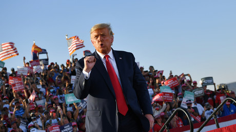 Le président américain Donald Trump à la fin d'un rassemblement à l'aéroport international de Tucson en Arizona, le 19 octobre 2020 (image d'illustration).