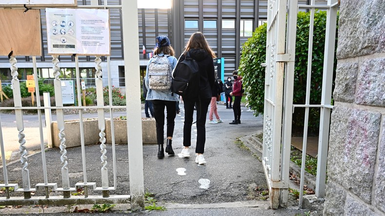 Un lycée du Creusot présente l'hommage à Samuel Paty comme facultatif, avant de se raviser
