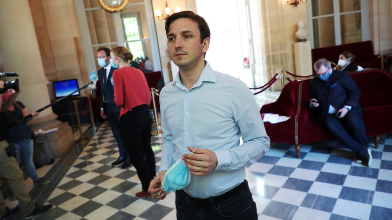«La société française est plurielle» : le député Aurélien Taché défend le droit à la polygamie