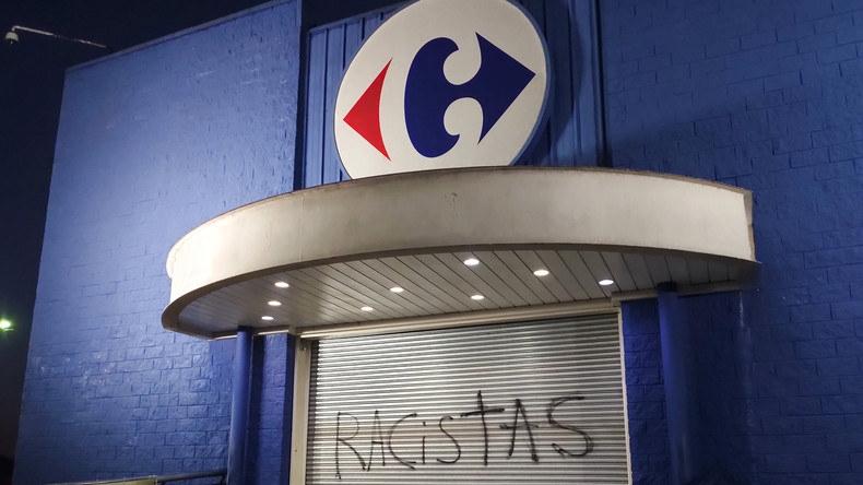 Carrefour dans la tourmente au Brésil après la mort d'un homme noir par deux de ses vigiles