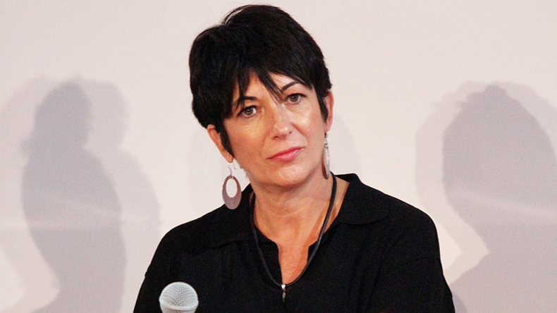 Ghislaine Maxwell prenait «constamment» des photos de filles seins nus chez Jeffrey Epstein
