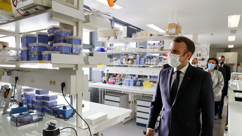 Selon Emmanuel Macron, «on ne sait pas tout sur ce vaccin comme on ne sait pas tout sur ce virus»