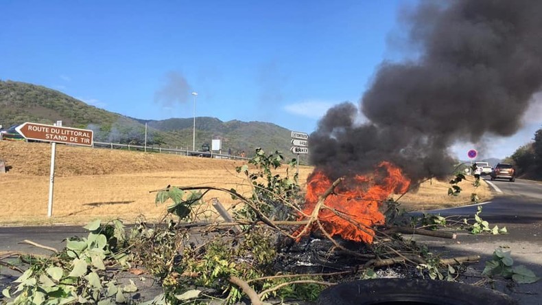 Que se passe-t-il en Nouvelle-Calédonie, où la vente d'une usine de nickel enflamme l'archipel ?