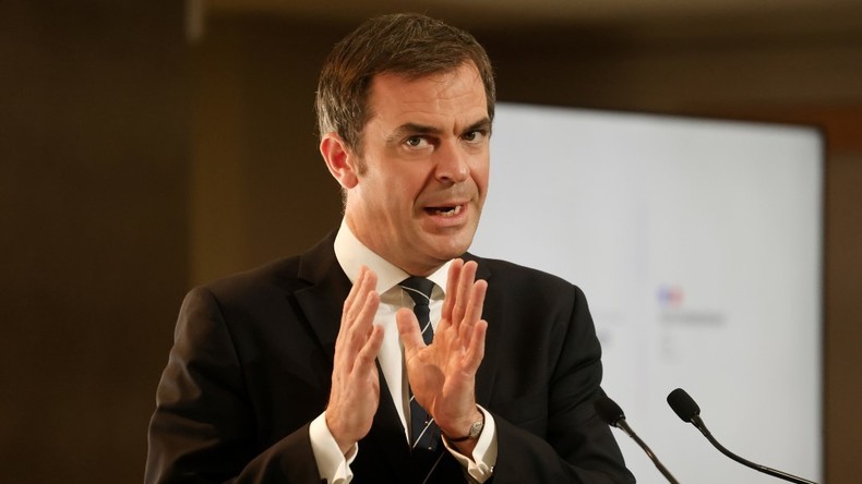 Covid-19 : Olivier Véran ne veut pas que les Français voient les tests comme un «totem d'immunité»