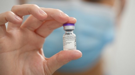 Paralysie faciale, allergies ? Interrogations sur les effets secondaires du vaccin Pfizer/BioNTech