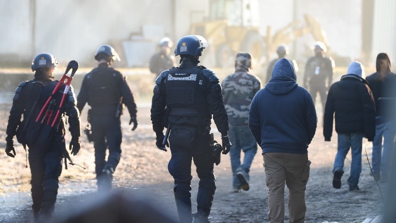 Rave party du jour de l'An : un jeune organisateur mis en examen et placé en détention provisoire
