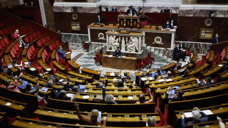 Des députés souhaitent rendre possible le vote par correspondance pour la présidentielle de 2022