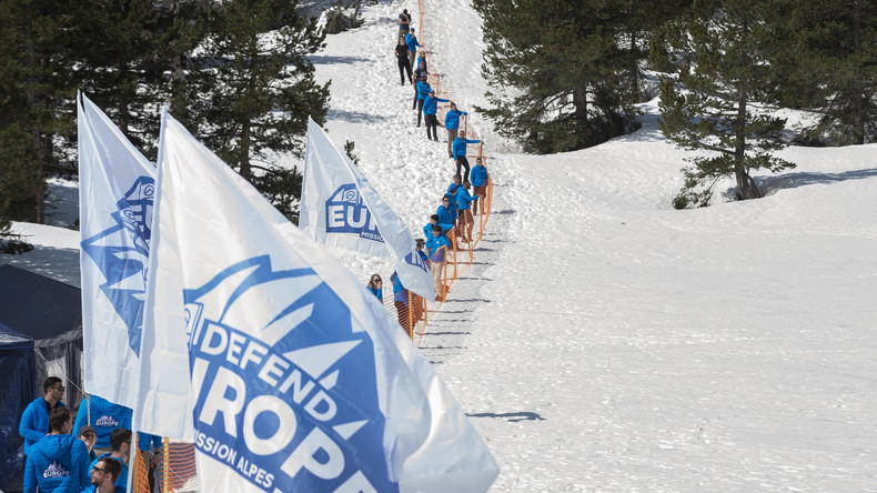 Génération identitaire mène une opération anti-migrants dans les Pyrénées