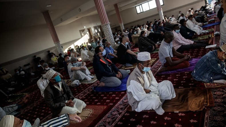 Charte des principes de l’islam: trois fédérations refusent de signer, Le Pen exige leur dissolution