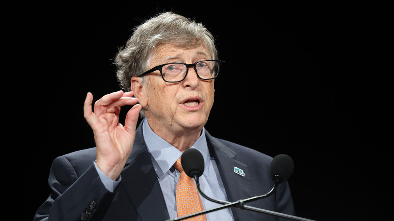«Rien à voir avec un suivi des gens» : Bill Gates défend le passeport vaccinal sur Franceinfo