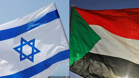 Photomontage dans lequel figurent un drapeau israélien (à gauche) et un drapeau soudanais (à droite).