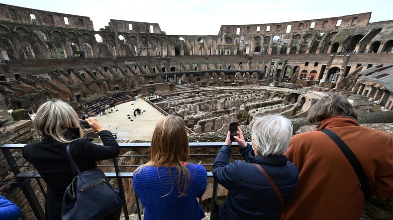 L'Italie rouvre partiellement ses musées, cafés et restaurants, le couvre-feu maintenu