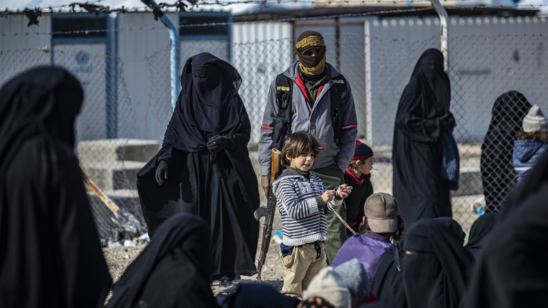 La mère d'une Française détenue en Syrie fait appel à Brigitte Macron pour rapatrier sa fille