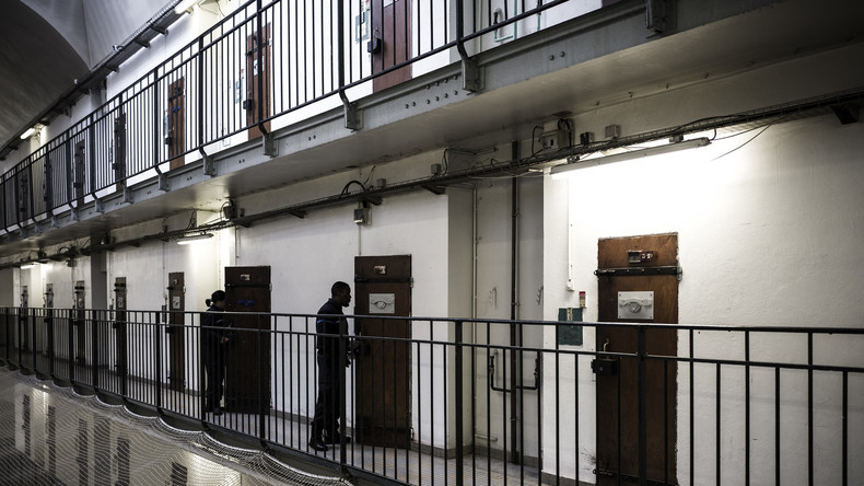 Fresnes : un surveillant pénitentiaire condamné à 18 mois de prison pour trafic de cannabis