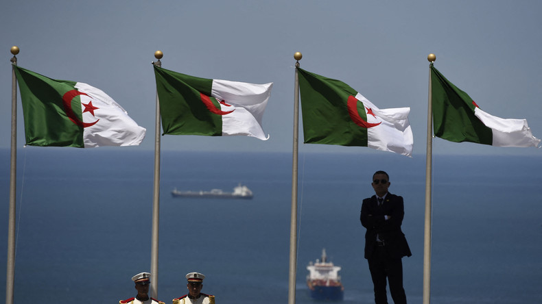 Algérie : arrestation de huit personnes financées par une chancellerie étrangère