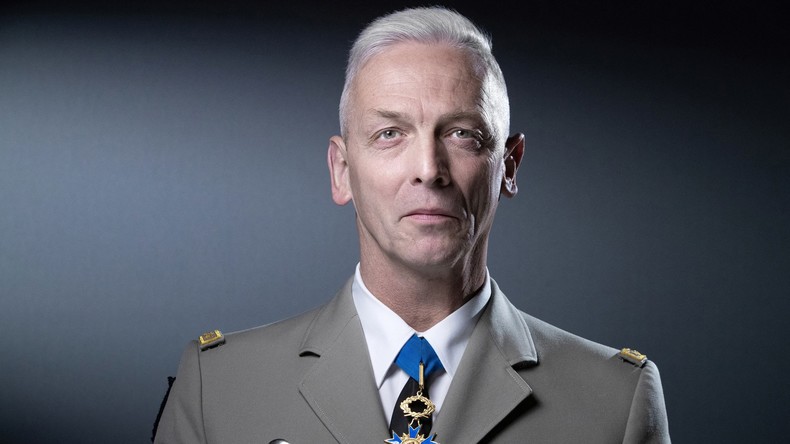 Nouvelle tribune de militaires : le chef d'état-major invite les signataires à démissionner