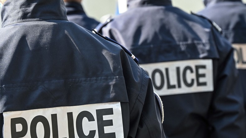 Loire : un policier dans le coma après avoir été blessé à la tête par un projectile