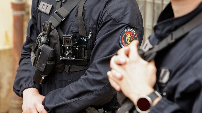 Justice, immigration, menace de «guerre civile»... Des policiers à la retraite signent une tribune