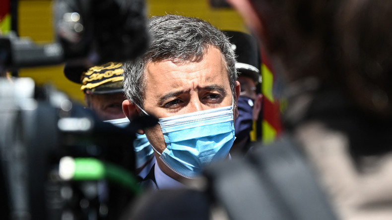 Gérald Darmanin hué lors de son arrivée à la manifestation en soutien aux policiers (VIDEO)