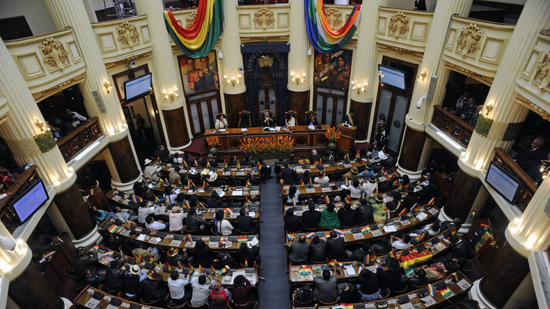 Des parlementaires boliviens s'expliquent à coups de poings en pleine séance
