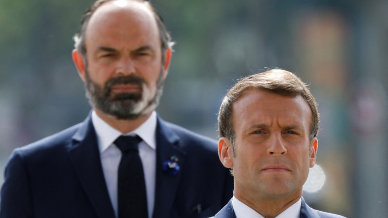 Emmanuel Macron a décoré son ancien Premier ministre Edouard Philippe de la Légion d'honneur