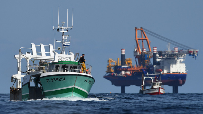 Saint-Brieuc : le chantier du parc éolien offshore pollué par une nappe d'huile