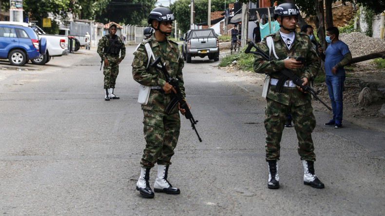 Une base militaire colombienne attaquée à la voiture piégée, 36 personnes blessées