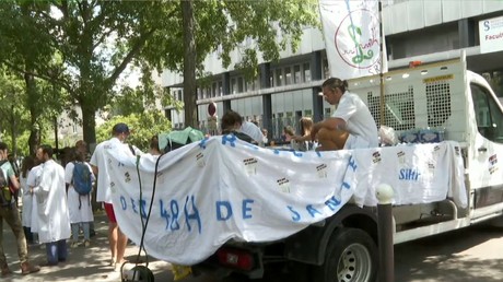 Paris : en grève, des internes en médecine dénoncent des pratiques «d'un autre temps»