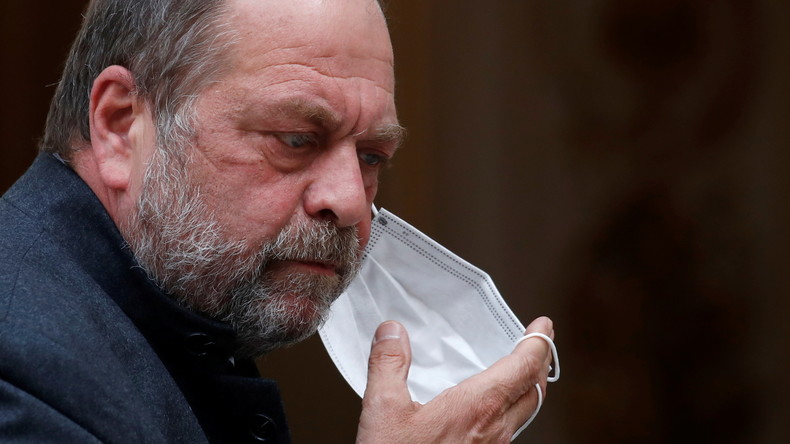 Mise en examen d'Eric Dupond-Moretti : la gauche tacle le garde des Sceaux, la droite nuance