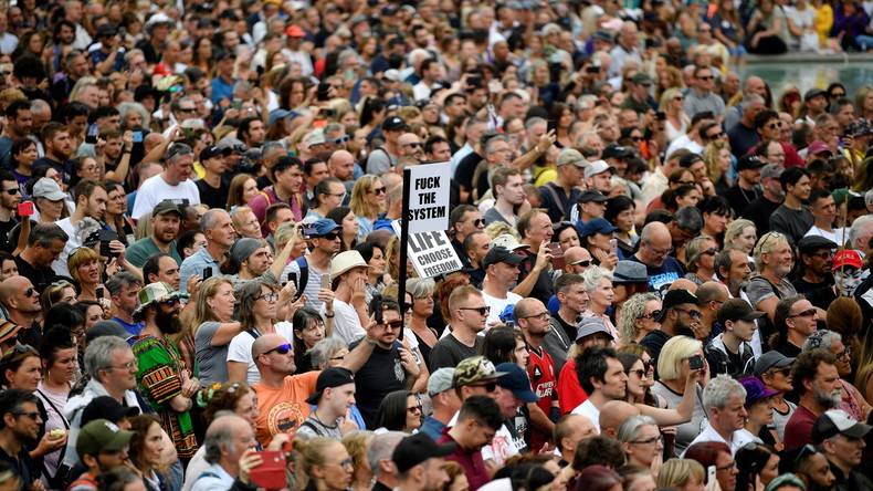 Angleterre : des milliers de manifestants à Londres et Manchester contre les mesures sanitaires