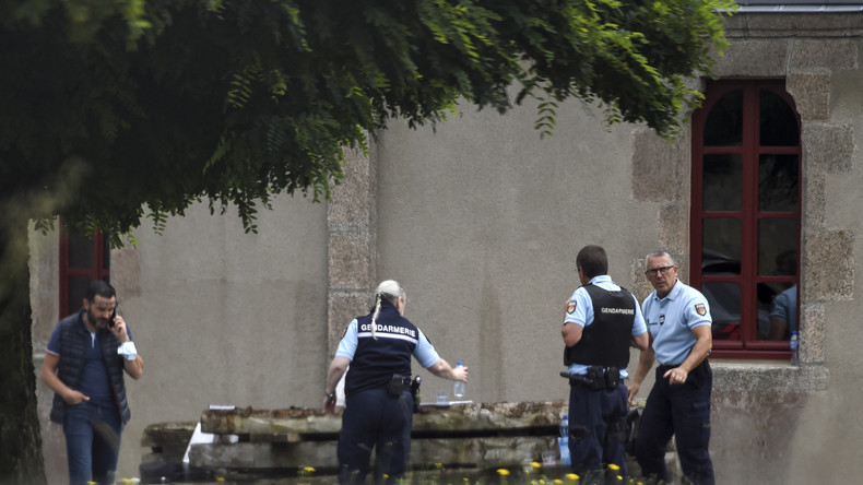 Prêtre assassiné en Vendée : «Aucun mobile lié à un motif terroriste» à ce stade de l'enquête
