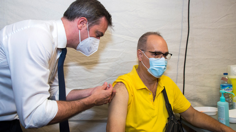 Peu d'engouement pour la vaccination aux Antilles : un scepticisme sur fond de traumatisme
