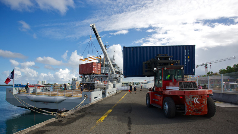 Covid-19 : 100 tonnes d'oxygène médical acheminées par l'armée en Martinique