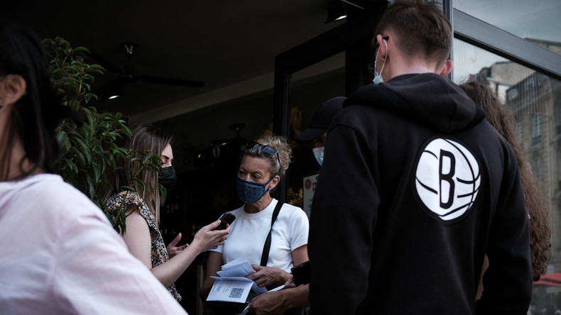 Gironde : le pass sanitaire en bracelet suspendu face à l'«emballement» et aux «polémiques»