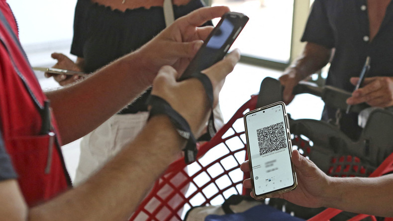 Pass sanitaire : fréquentation en baisse dans les restaurants, certains refusent le QR code