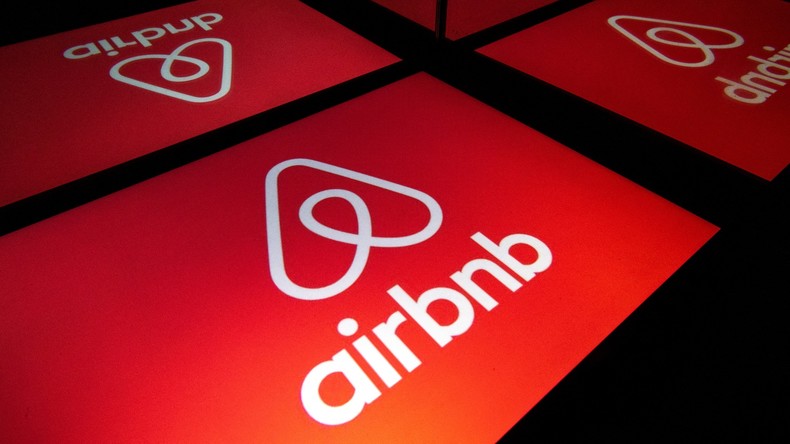 Airbnb propose d'héberger «gratuitement» 20 000 Afghans dans le monde