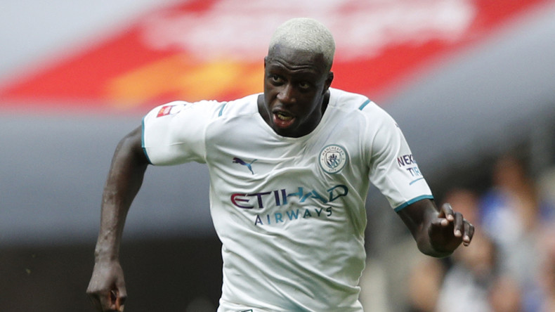 Accusé de 4 viols, le champion de foot français Mendy placé en détention provisoire en Angleterre