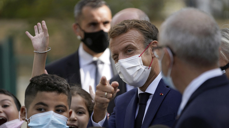Emmanuel Macron n'exclut pas une prolongation du pass sanitaire au-delà du 15 novembre