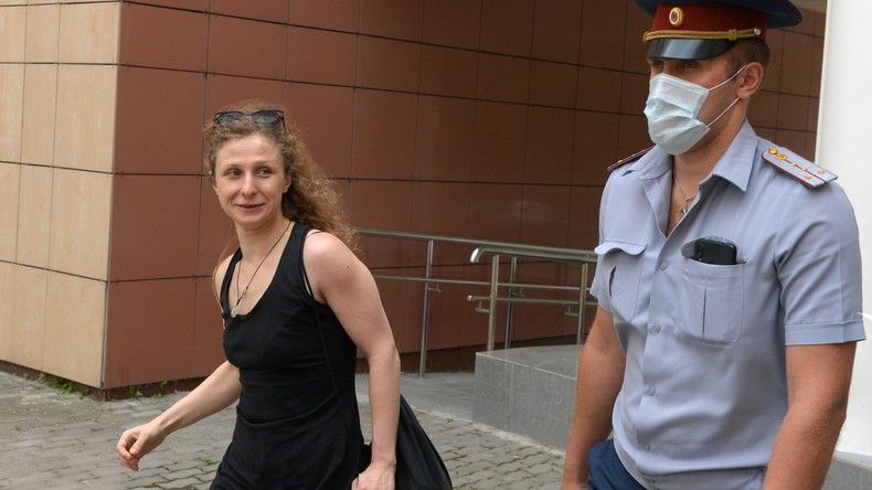 Russie : une Pussy Riot condamnée pour «incitation à la violation des règles sanitaires»