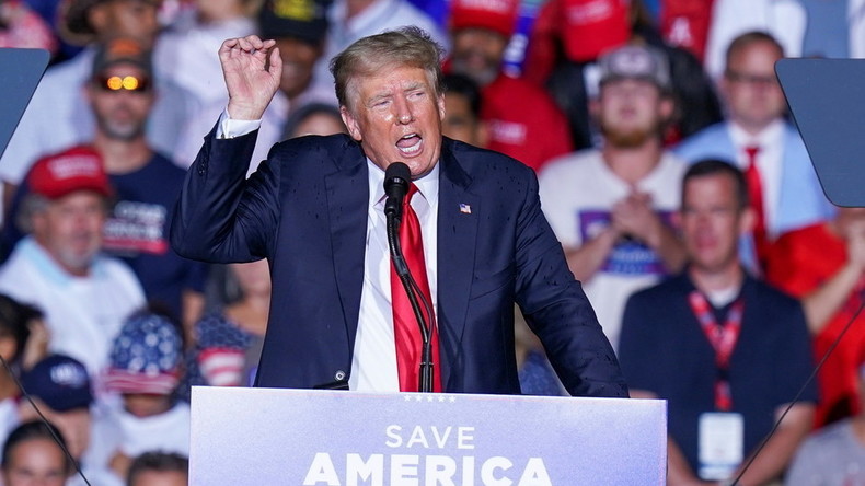 Trump tance l'«imbécile» Biden pour le retrait chaotique de l'armée américaine d'Afghanistan
