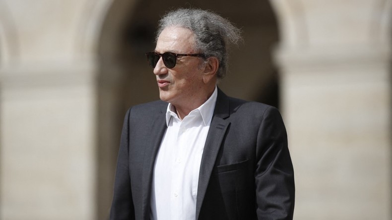 «La vivacité, la dextérité intellectuelle...» : Drucker ne tarit pas d'éloges sur le couple Macron