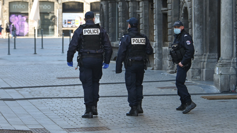 L'interpellation musclée d'une femme accompagnée de son jeune enfant à Lille crée la controverse