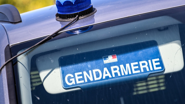 Le cortège d'un mariage dégénère à Méry-sur-Oise, quatre gendarmes blessés . 6151c3d987f3ec49a5020e77