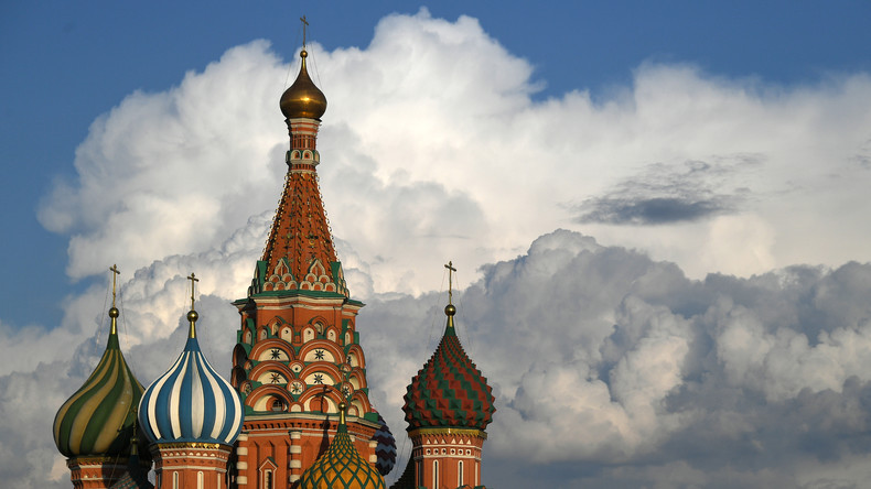 Russie : un blogueur et son amie condamnés pour avoir mimé une fellation devant une cathédrale