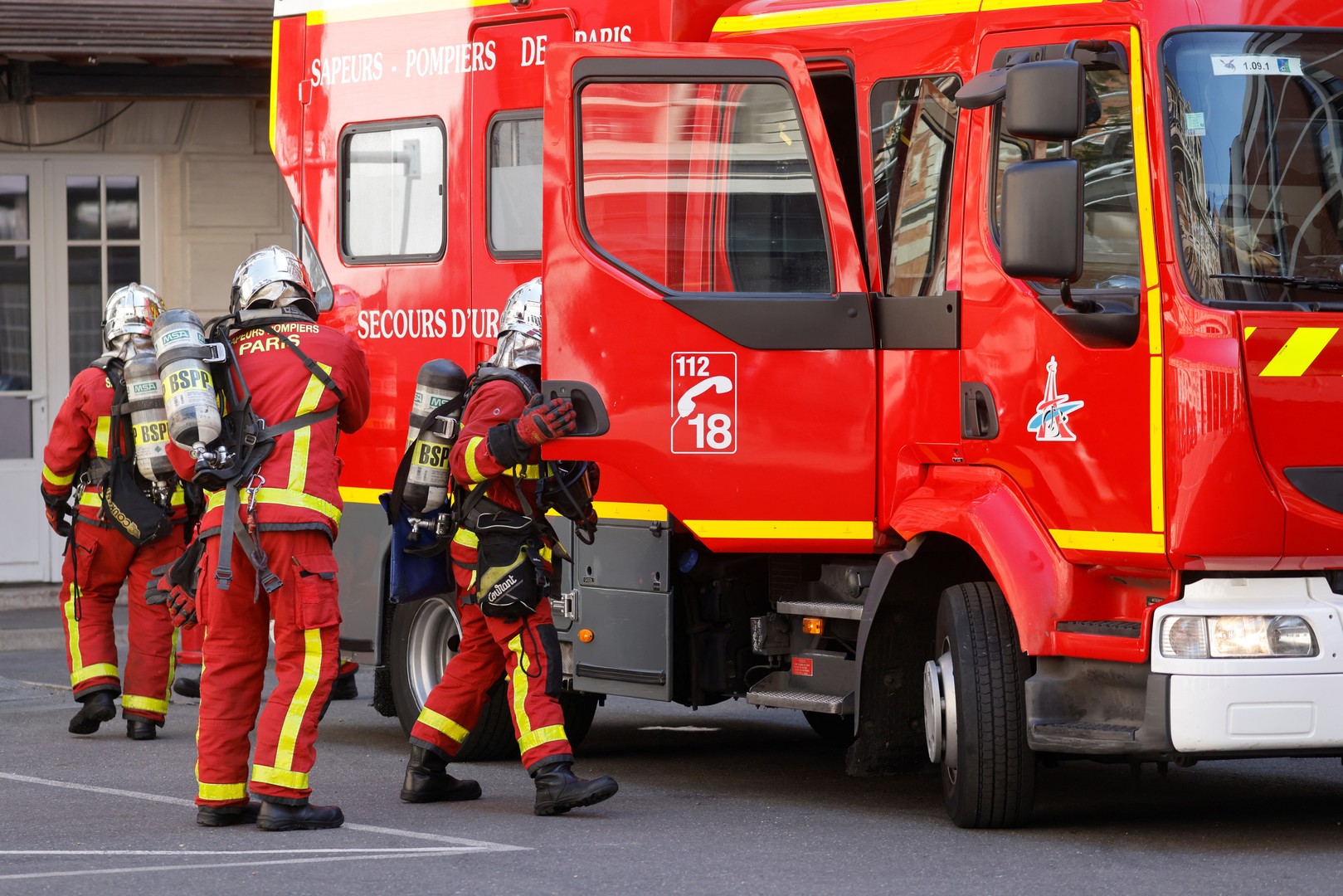 he gets arrested after insulting firefighters and stealing equipment – RT en français