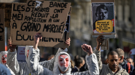 Des milliers de personnes manifestent en Suisse contre les restrictions anti-Covid Des milliers de personnes manifestent en Suisse contre les restrictions anti-Covid